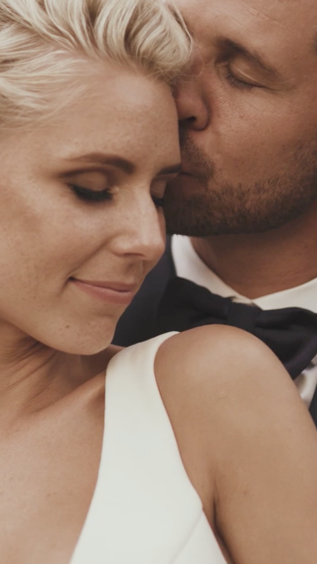 Tanglewood Estate wedding photo b&s