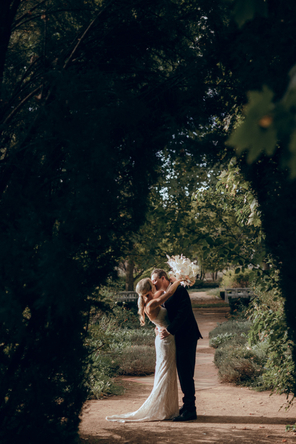 ON_Melbourne_Wedding_Photography_Ampelon_Gardens_-113